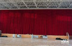 天津辦公與家庭窗簾選擇指南 卷簾、百葉簾與布藝窗簾的多樣化應用